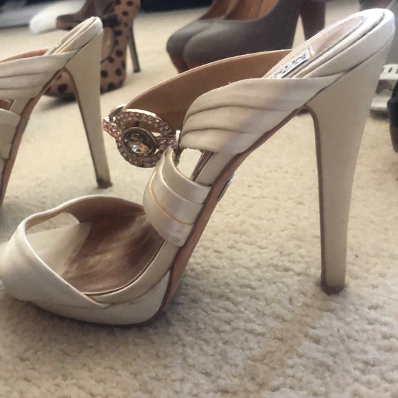 Badgley mischka cream high heels - Picture 4 of 4